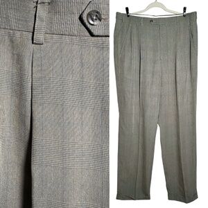 Izod Men's 36x34 pleated, cuffed subtle plaid greige pants
